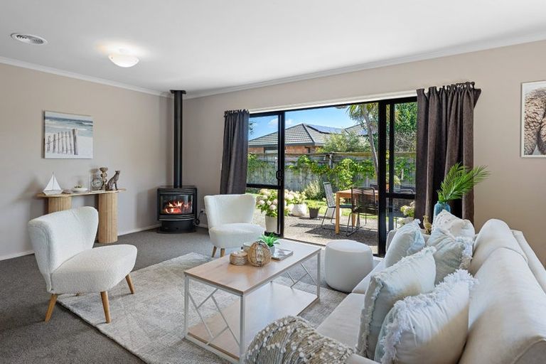 Photo of property in 130 Weggery Drive, Waikanae Beach, Waikanae, 5036