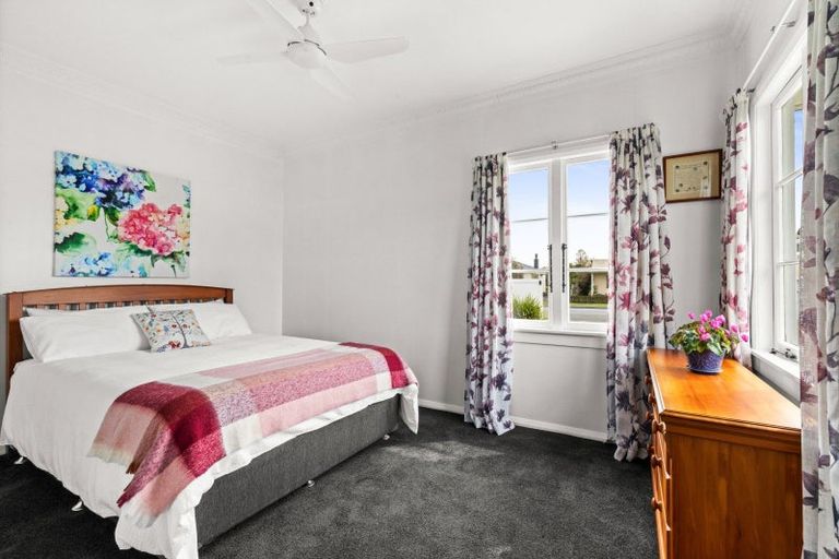 Photo of property in 1417 Woodstock Avenue, Mayfair, Hastings, 4122