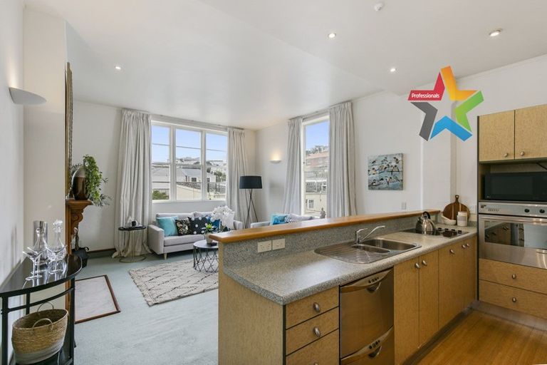 Photo of property in 10/37 Majoribanks Street, Mount Victoria, Wellington, 6011