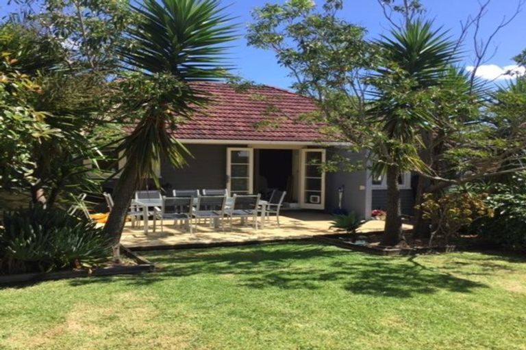 Photo of property in 13 Strid Road, Te Atatu South, Auckland, 0610