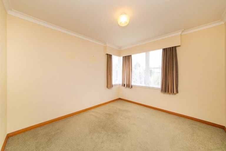 Photo of property in 2 York Place, Awapuni, Palmerston North, 4412