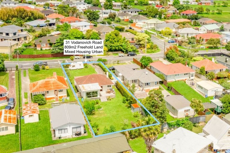 Photo of property in 31 Vodanovich Road, Te Atatu South, Auckland, 0610