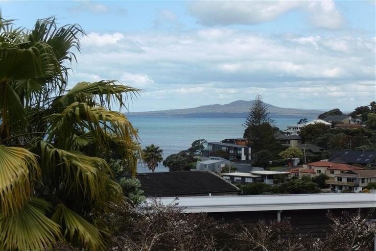 Photo of property in 23 Hyde Road, Rothesay Bay, Auckland, 0630