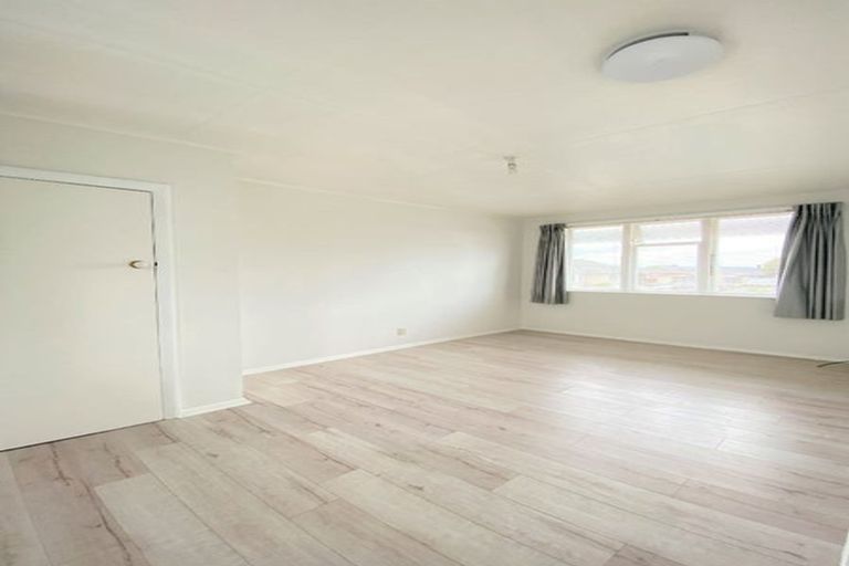 Photo of property in 48 Arimu Road, Papakura, 2110