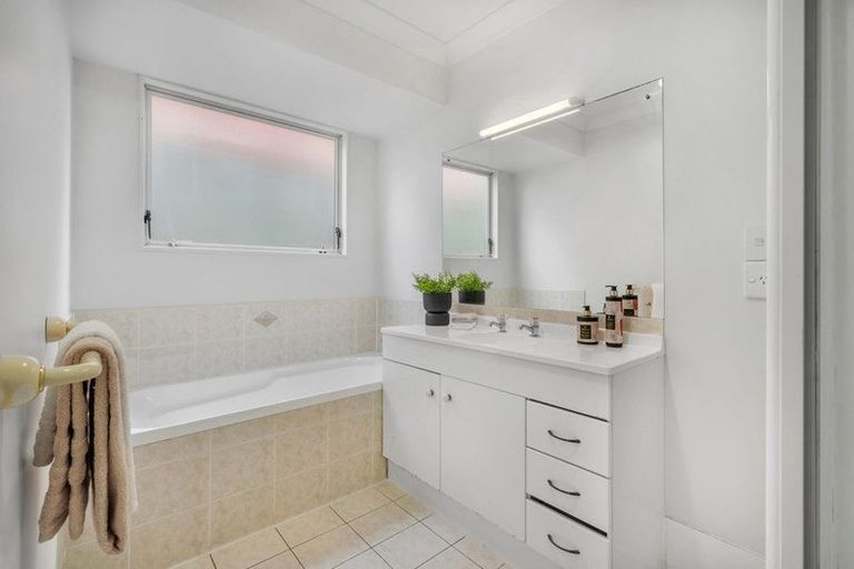 Photo of property in 43 Donald Street, Stanmore Bay, Whangaparaoa, 0932