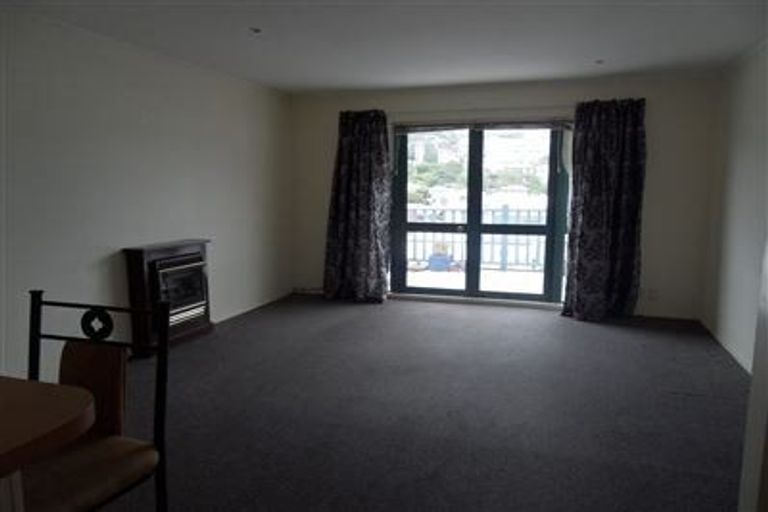 Photo of property in Grosvenor Cl, 21/6 Brown Street, Mount Cook, Wellington, 6021