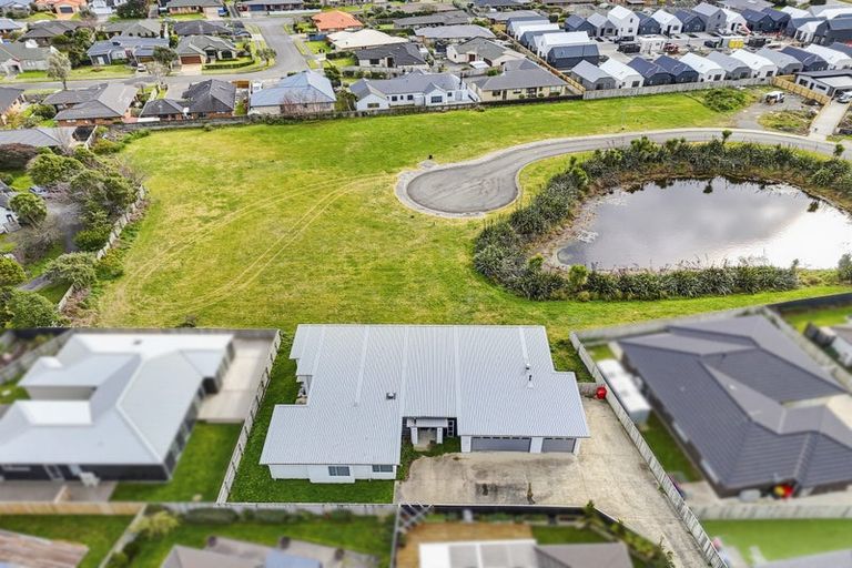 Photo of property in 12 Bridford Way, Paraparaumu, 5032