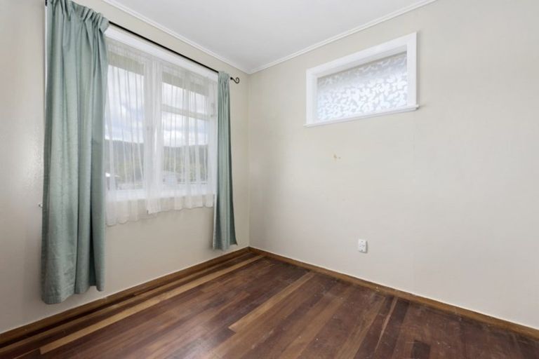 Photo of property in 163 George Street, Stokes Valley, Lower Hutt, 5019
