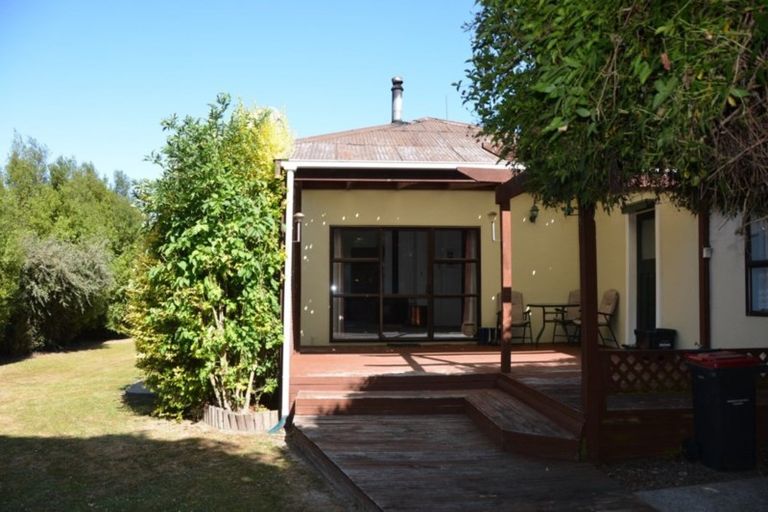 Photo of property in 90 Rhodes Street, Waimate, 7924