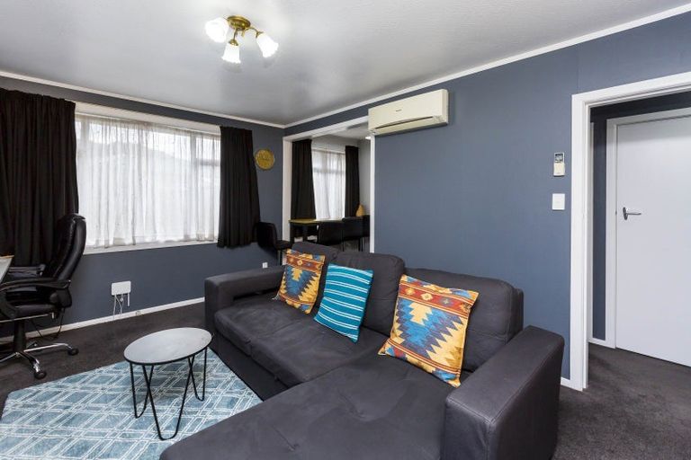 Photo of property in 2/15 Clouston Park Road, Ebdentown, Upper Hutt, 5018