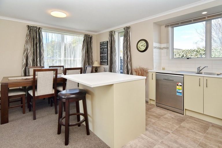 Photo of property in 4 Denniston Crescent, Redwood, Christchurch, 8051