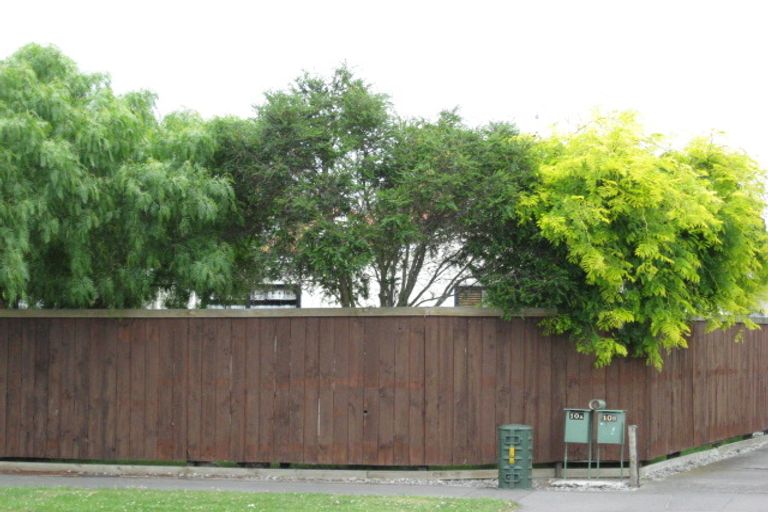 Photo of property in 2/10 Hersham Place, Bromley, Christchurch, 8062