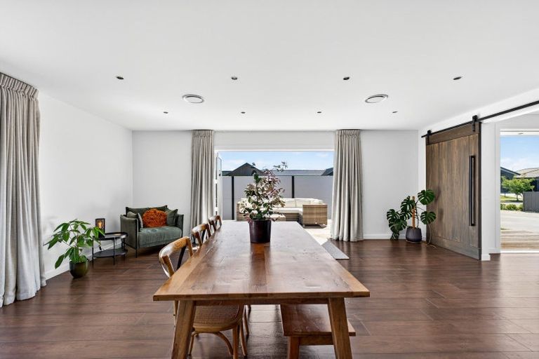 Photo of property in 11 Whangaehu Place, Te Awa, Napier, 4110