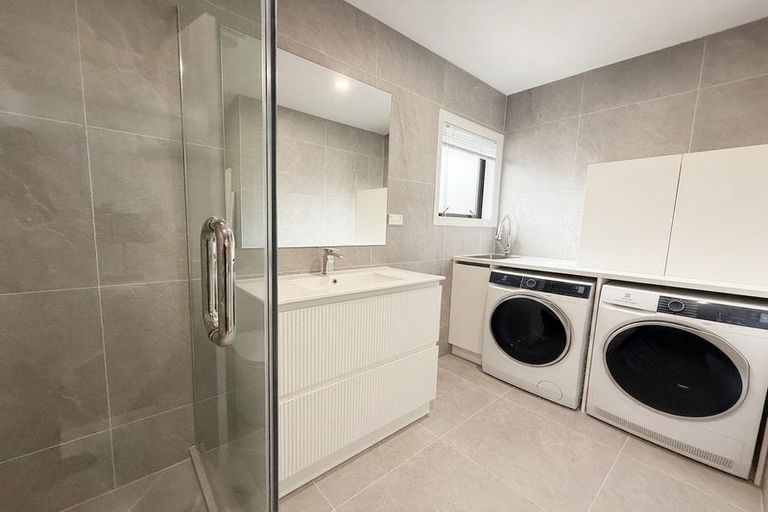 Photo of property in 17 Tui Vale Road, Shelly Park, Auckland, 2014