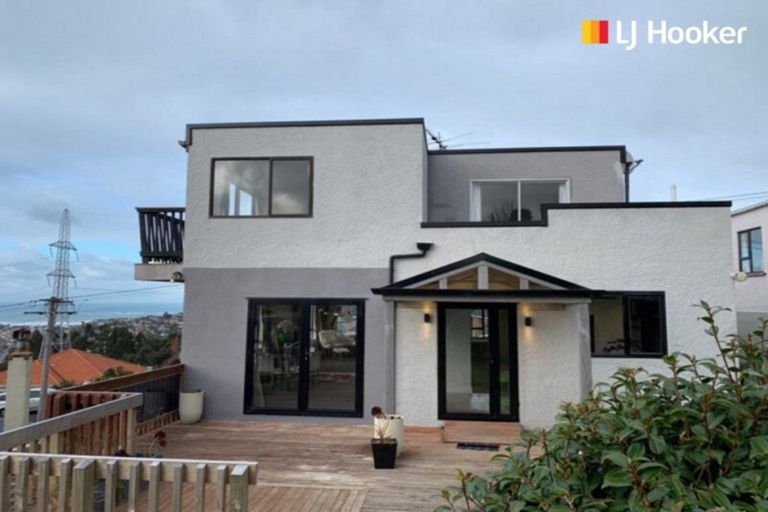 Photo of property in 90 Oakwood Avenue, Maryhill, Dunedin, 9011