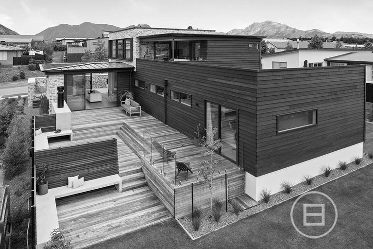 Photo of property in 34 Minaret Ridge, Wanaka, 9305