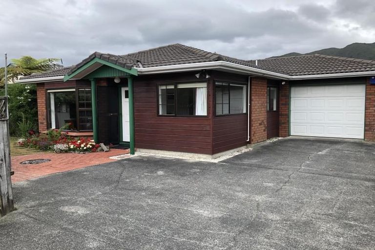 Photo of property in 53b Cambridge Terrace, Waiwhetu, Lower Hutt, 5010