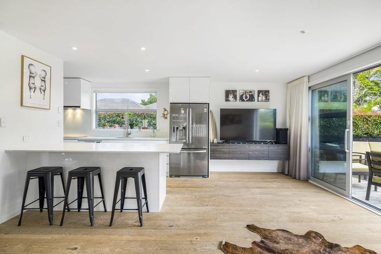 Photo of property in 61 Ladies Mile, Manly, Whangaparaoa, 0930