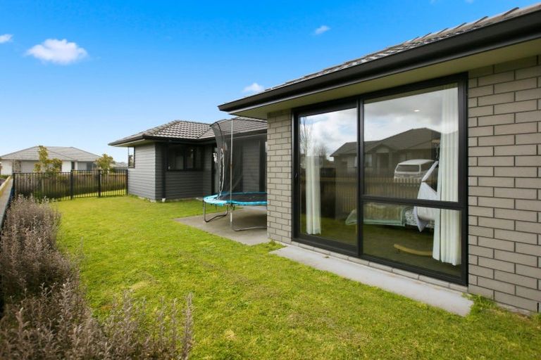 Photo of property in 90 Tabraham Crescent, Pyes Pa, Tauranga, 3112