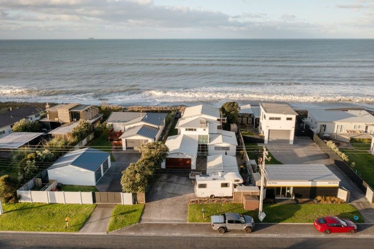 Photo of property in 65 Pukehina Parade, Pukehina, Te Puke, 3189