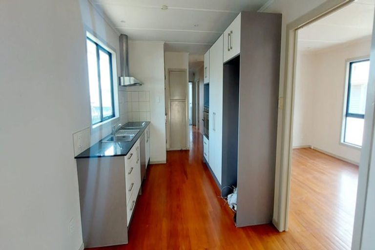 Photo of property in 45 Coniston Avenue, Te Atatu South, Auckland, 0610