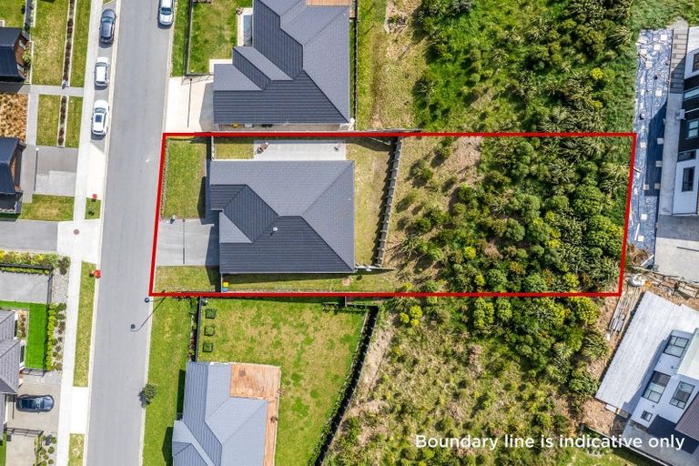 Photo of property in 22 Queen Charlotte Drive, Aotea, Porirua, 5024