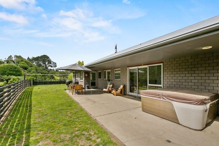 Photo of property in 9 Fernbrook Drive, Hurworth, New Plymouth, 4310