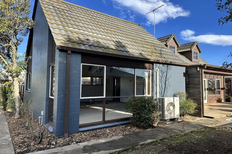 Photo of property in 2 Petries Road, Woodend, 7610