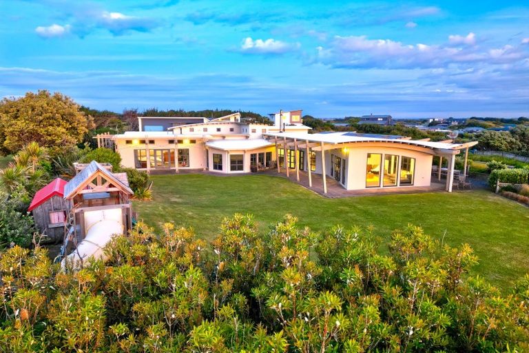 Photo of property in 31 Longbeach Drive, Castlecliff, Whanganui, 4501