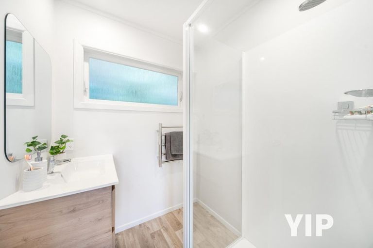 Photo of property in 24 Batchelor Street, Newlands, Wellington, 6037
