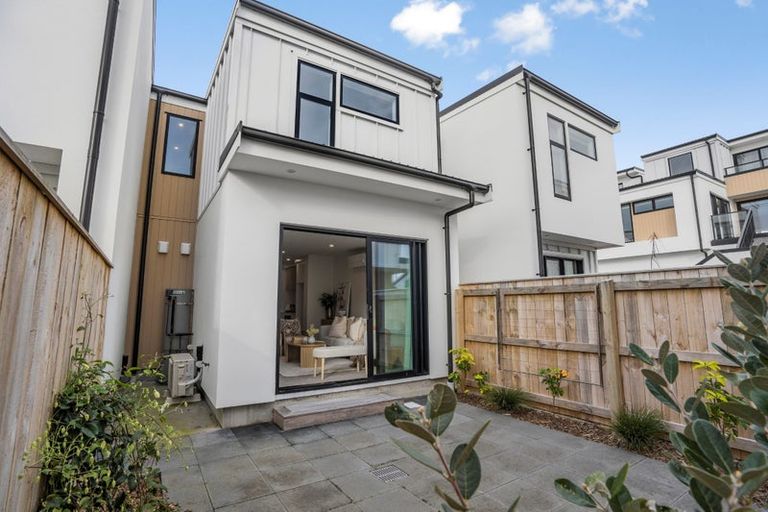 Photo of property in 16/10 Pascoe Avenue, Paremata, Porirua, 5026