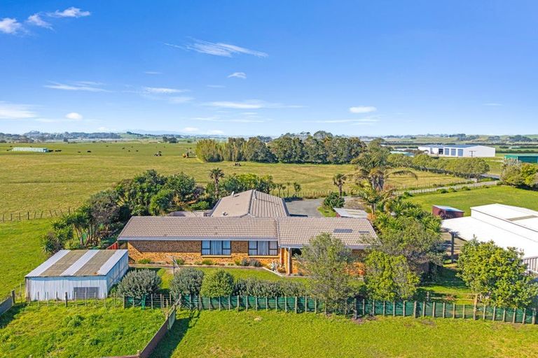Photo of property in 242 Baylys Coast Road, Dargaville, 0377