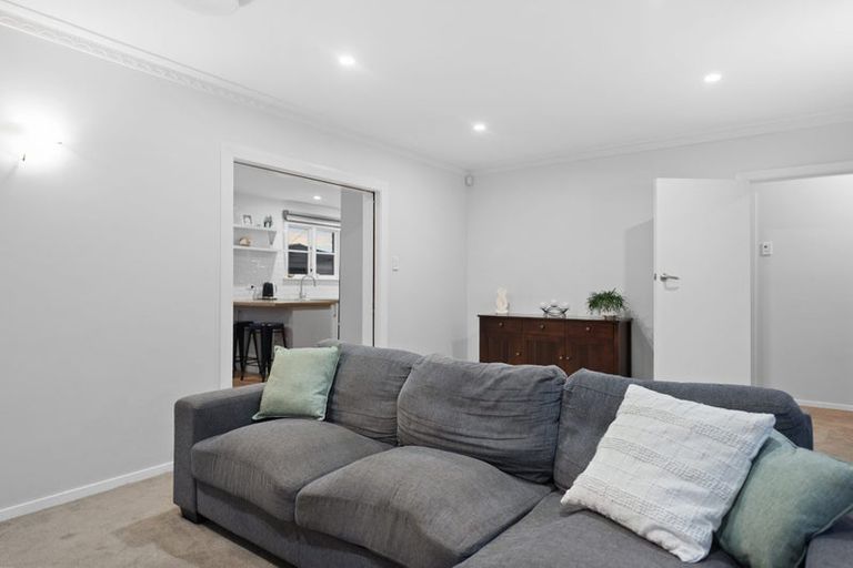 Photo of property in 12 Emlyn Place, Avondale, Christchurch, 8061