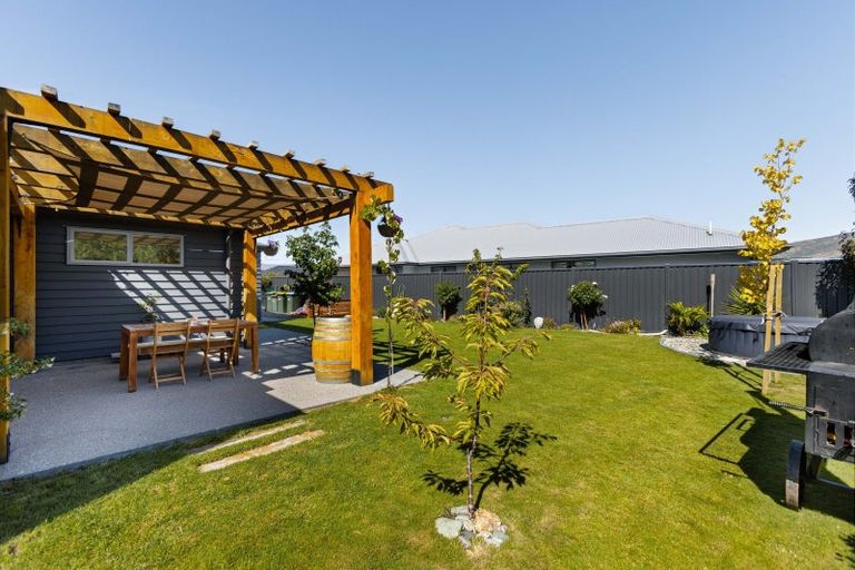 Photo of property in 11 Guano Crescent, Cromwell, 9310