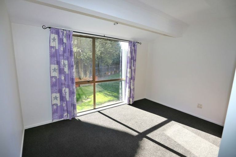 Photo of property in 22 Geraldo Place, Russley, Christchurch, 8042
