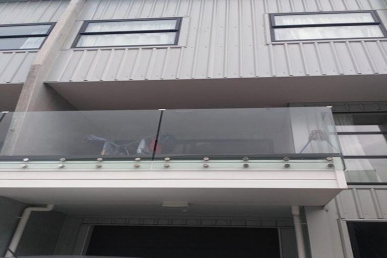 Photo of property in 3/5 Perekia Street, Albany, Auckland, 0632