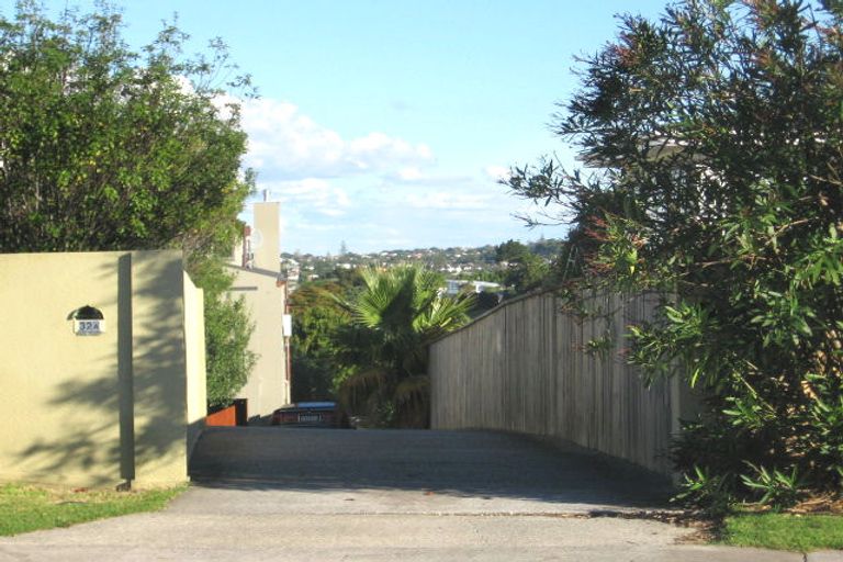 Photo of property in 32 Knights Road, Rothesay Bay, Auckland, 0630