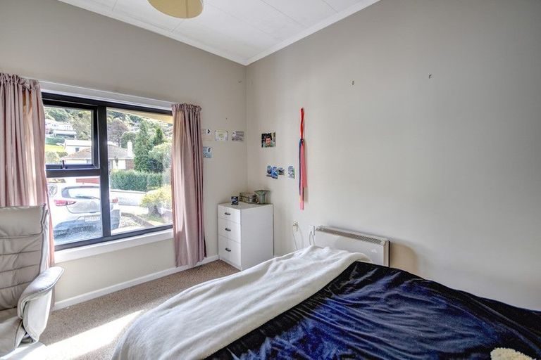 Photo of property in 5 Athol Place, Ravensbourne, Dunedin, 9022