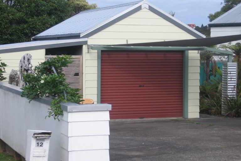 Photo of property in 12 Clare Place, Glenfield, Auckland, 0629