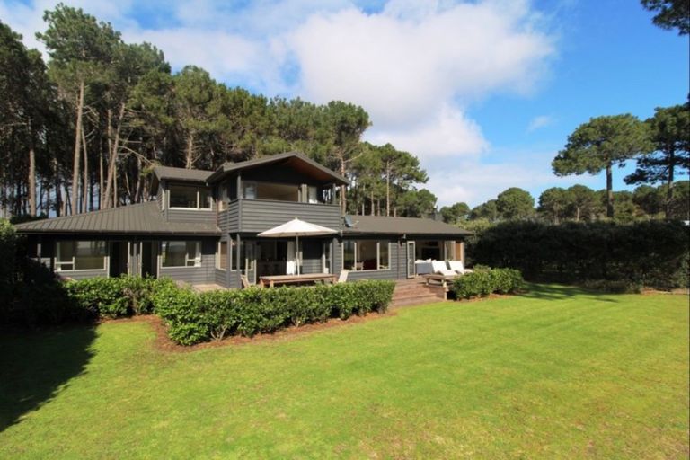 Photo of property in 800 Matarangi Drive, Matarangi, Whitianga, 3592