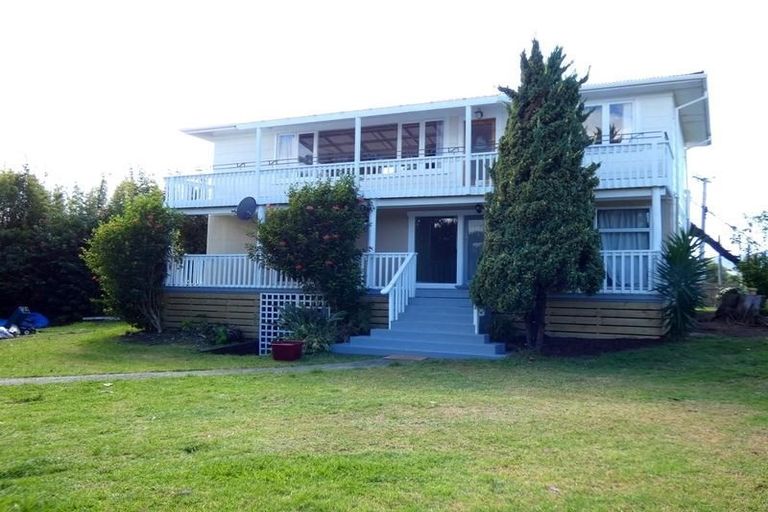 Photo of property in 2 Karoro Road, One Tree Point, 0118