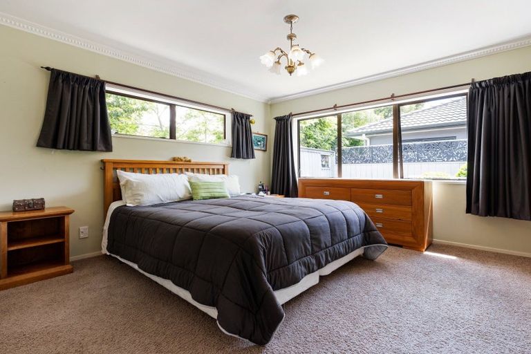 Photo of property in 2 Warwick Avenue, St Andrews, Hamilton, 3200