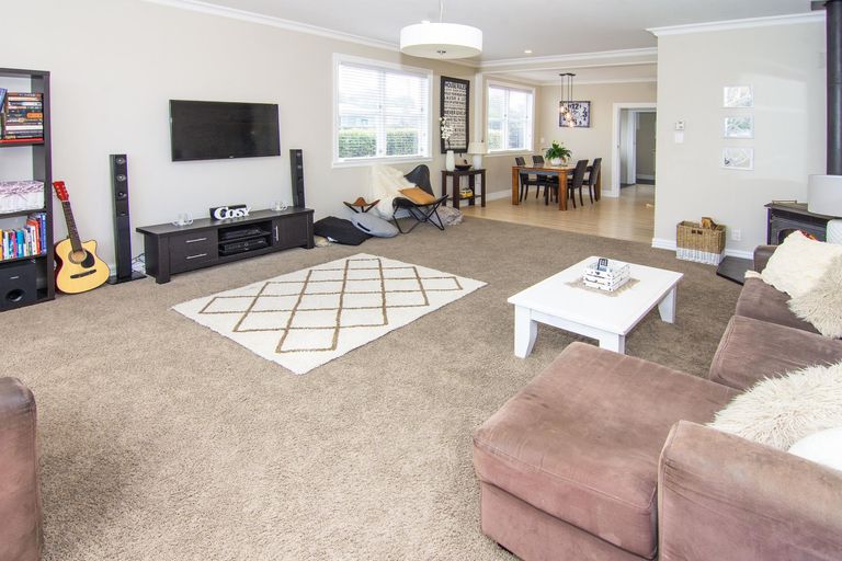 Photo of property in 12 Tararua Street, Masterton, 5810