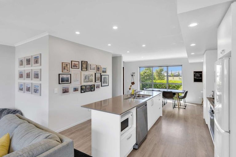 Photo of property in 16 Tippet Crescent, Wigram, Christchurch, 8025