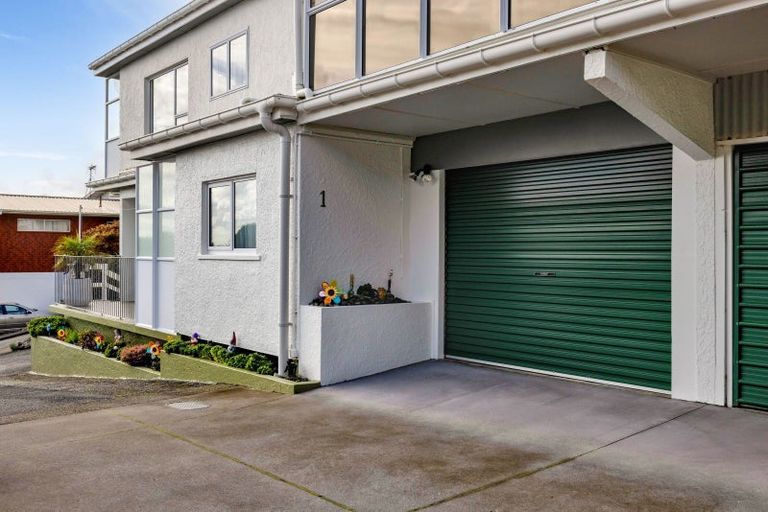 Photo of property in 1/422 Devon Street West, Lynmouth, New Plymouth, 4310