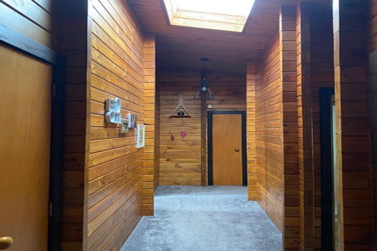 Photo of property in 18 Laingfield Terrace, Laingholm, Auckland, 0604