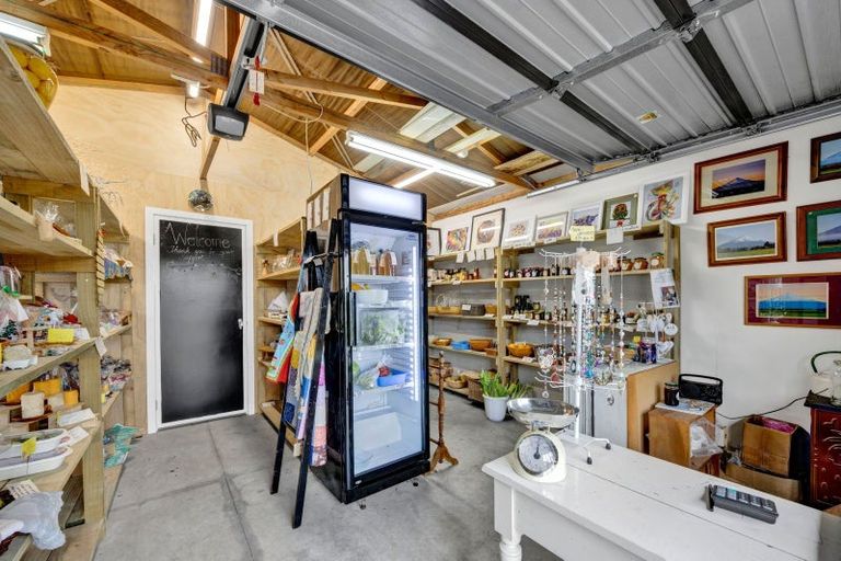 Photo of property in 20 Dudley Road Lower, Inglewood, 4386