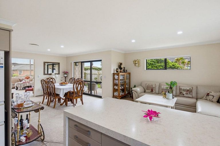 Photo of property in 143 Milne Drive, Paraparaumu, 5032