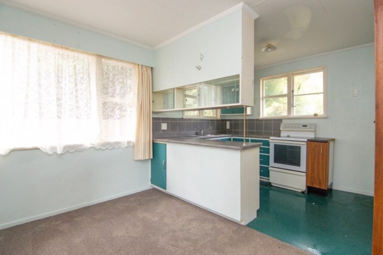 Photo of property in 27 Mokau Place, Terrace End, Palmerston North, 4410