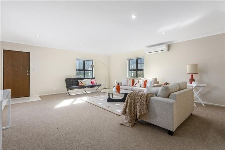 Photo of property in 84 Tiriwa Drive, Massey, Auckland, 0614